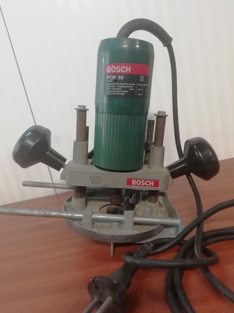 Fresadora de superfície Bosch POF50