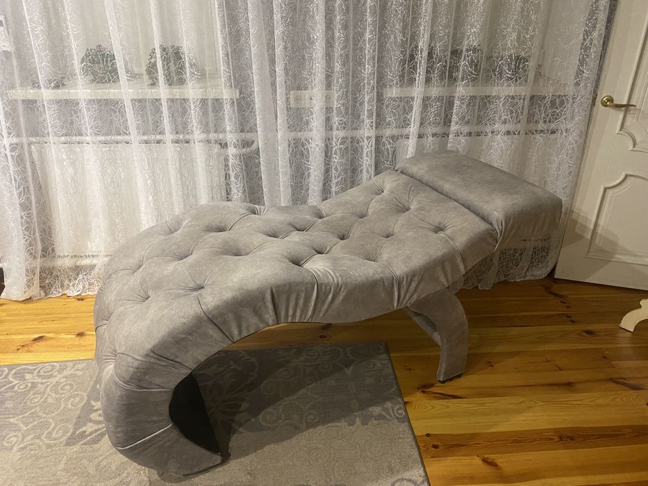 Анатомічна кушетка