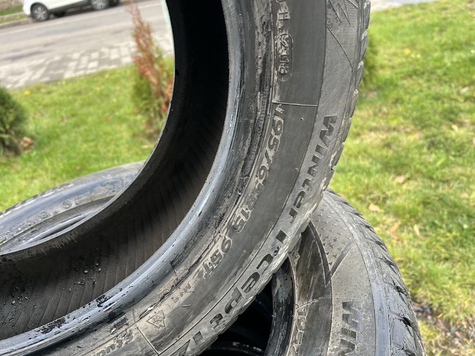 Продам зимові Покришки (резина)  Hankook R15
