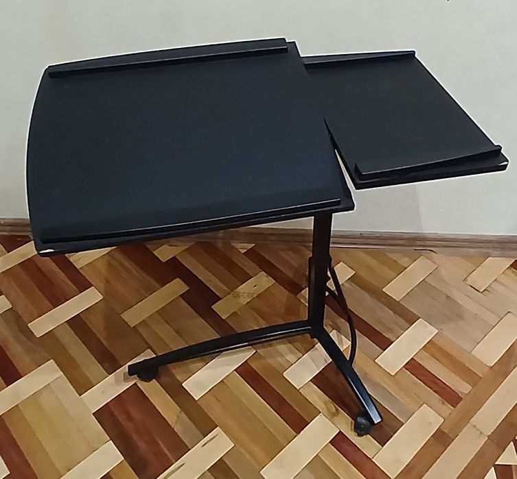 Столик для ноутбука