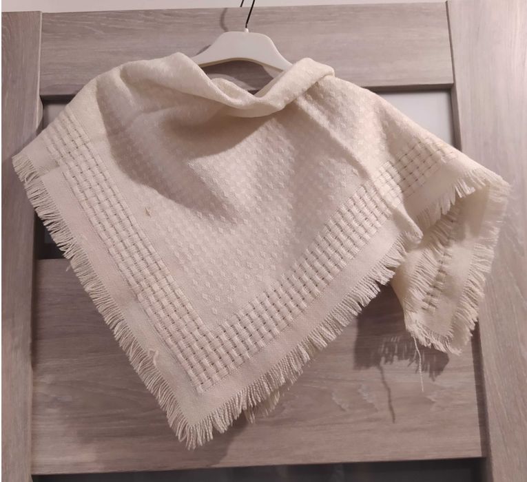 Chusta damska – WZÓR – kremowa