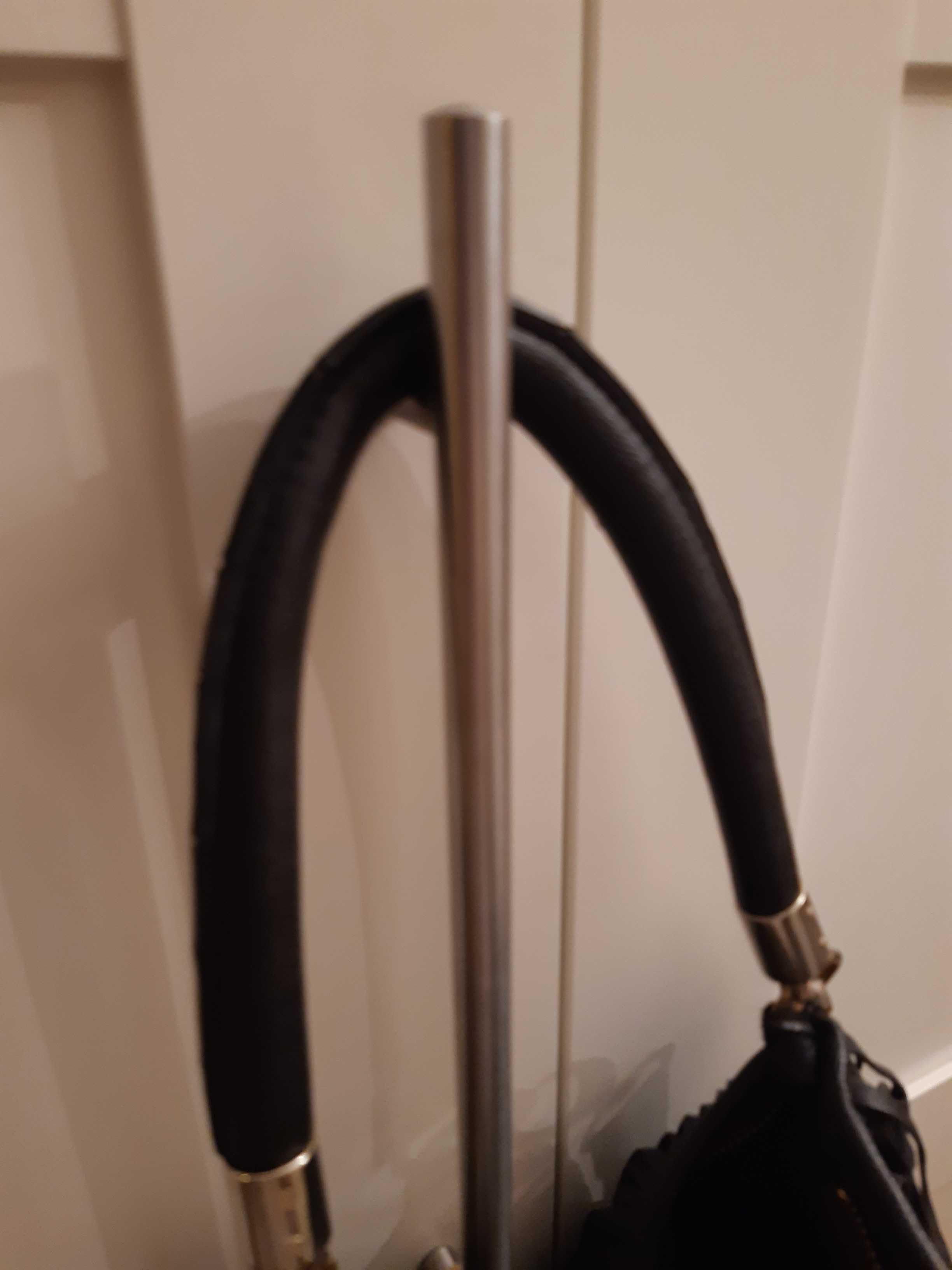 H&M, torba z frędzlami