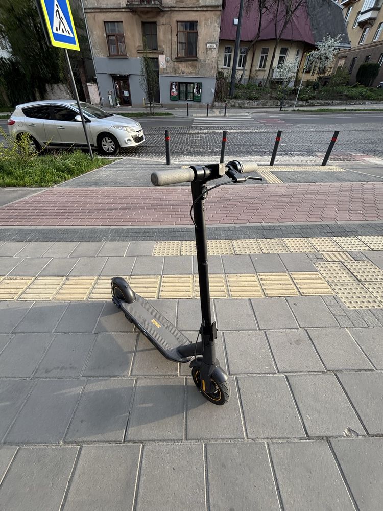 Електросамокат Ninebot MAX G30