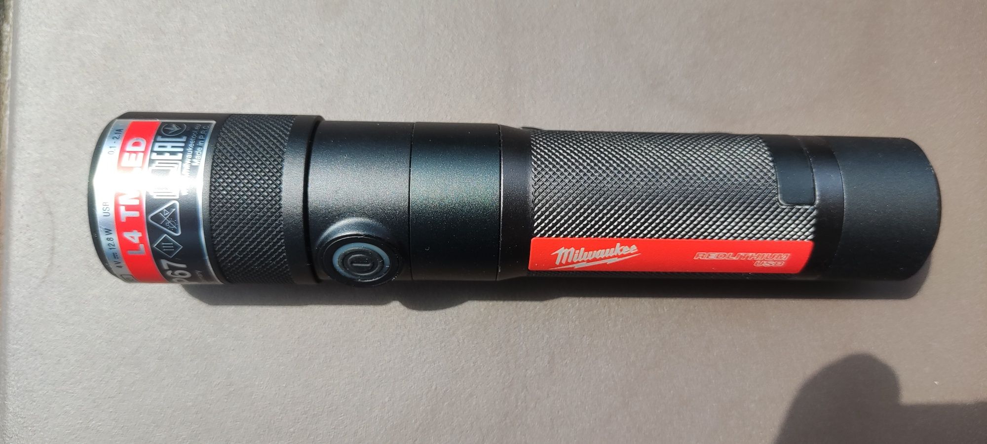 Latarka akumulatorowa Milwaukee T4 TMLED-301  
https://ec