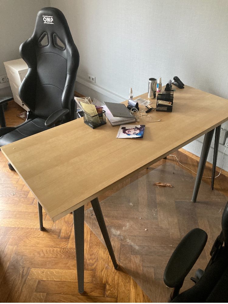 Biurko i fotel OMP skórzany profesjonalny do pracy wygode design