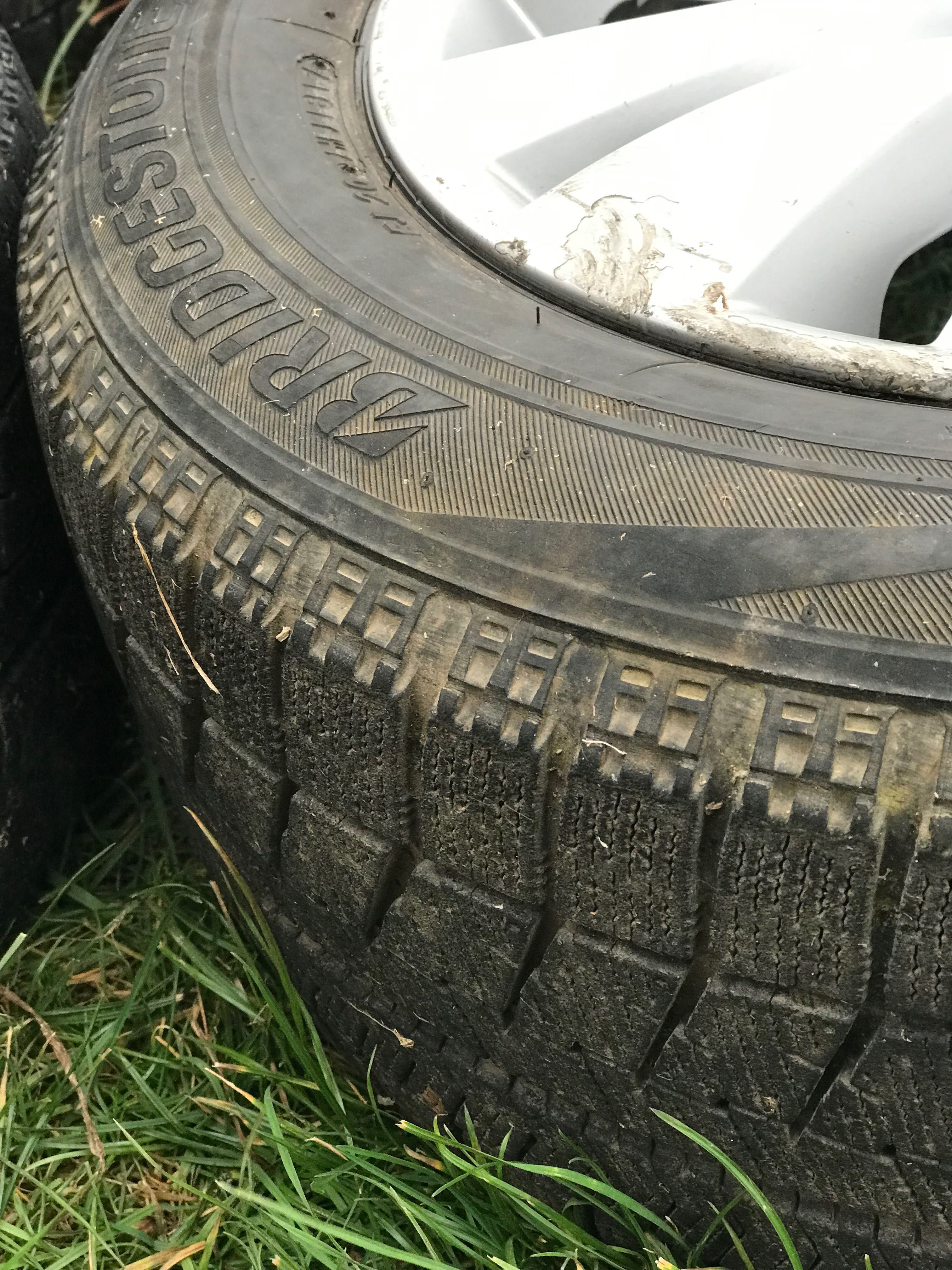 Шини резина з дисками зима 205/60 R16 Bridgestone Blizzak