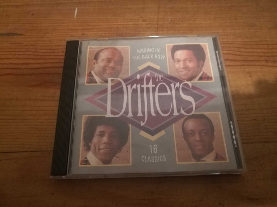THE DRIFFTERS - Kissing In The Back Row - 16 Classics  CD