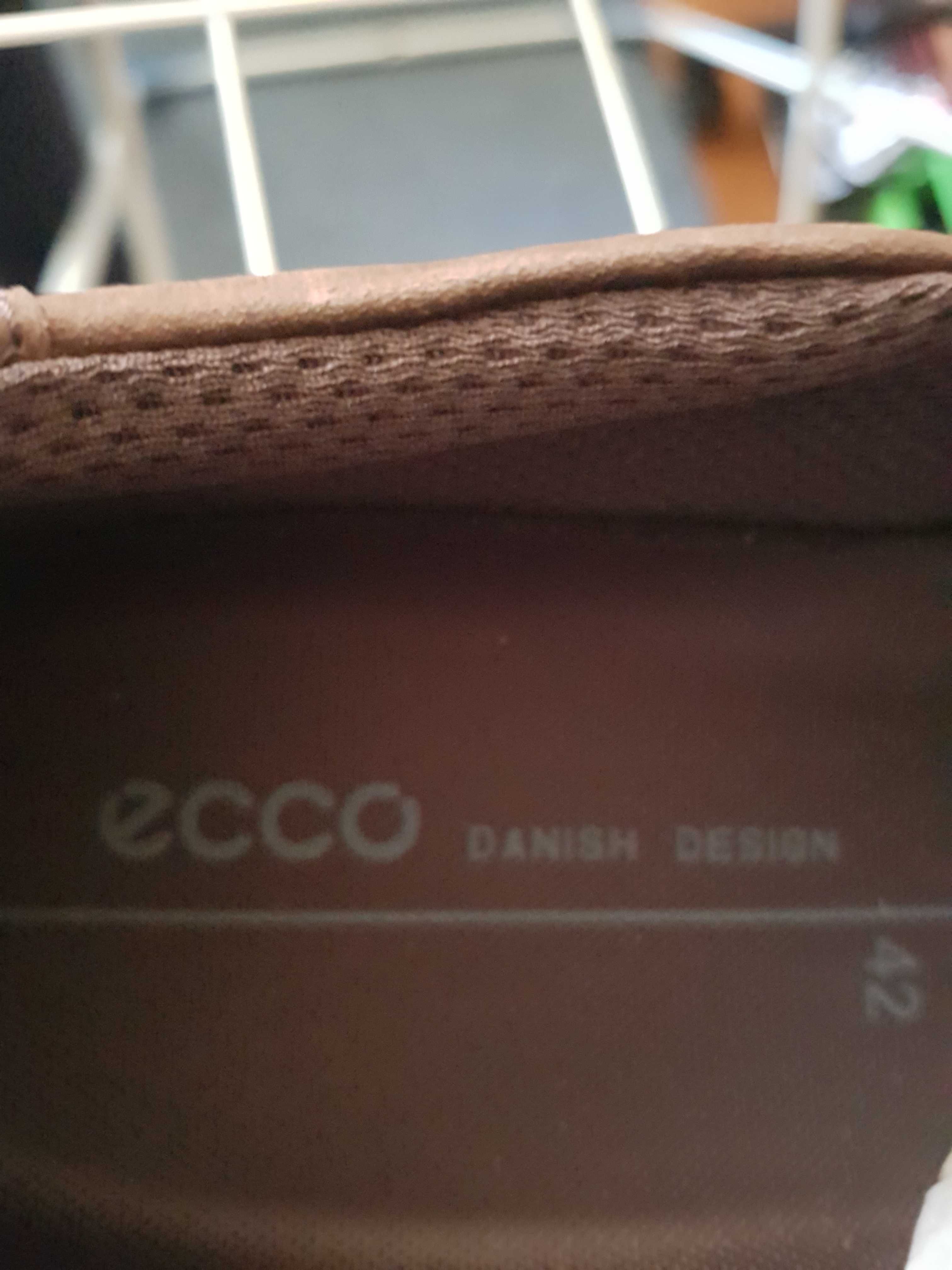 Взуття чоловіче нубук ECCO