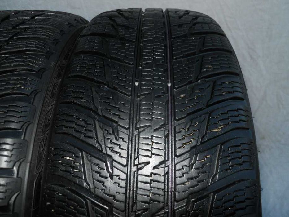 Ładne opony zimowe NOKIAN 215/55 R18 95H (2x8mm i 2x7mm)