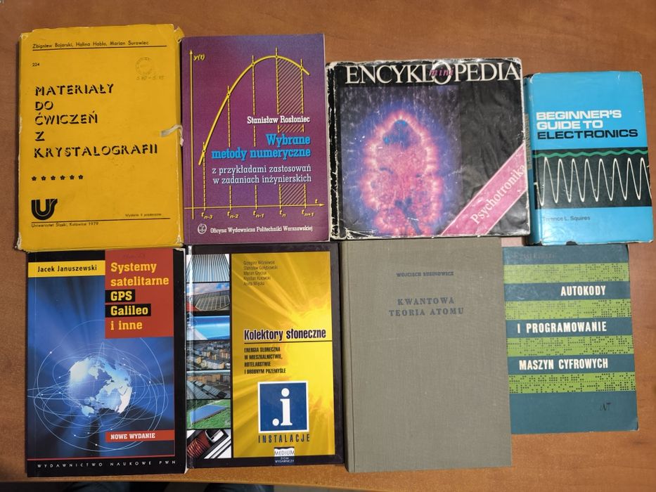 8 książek Systemy satelitarne GPS Galileo Kolektory słoneczne Materia