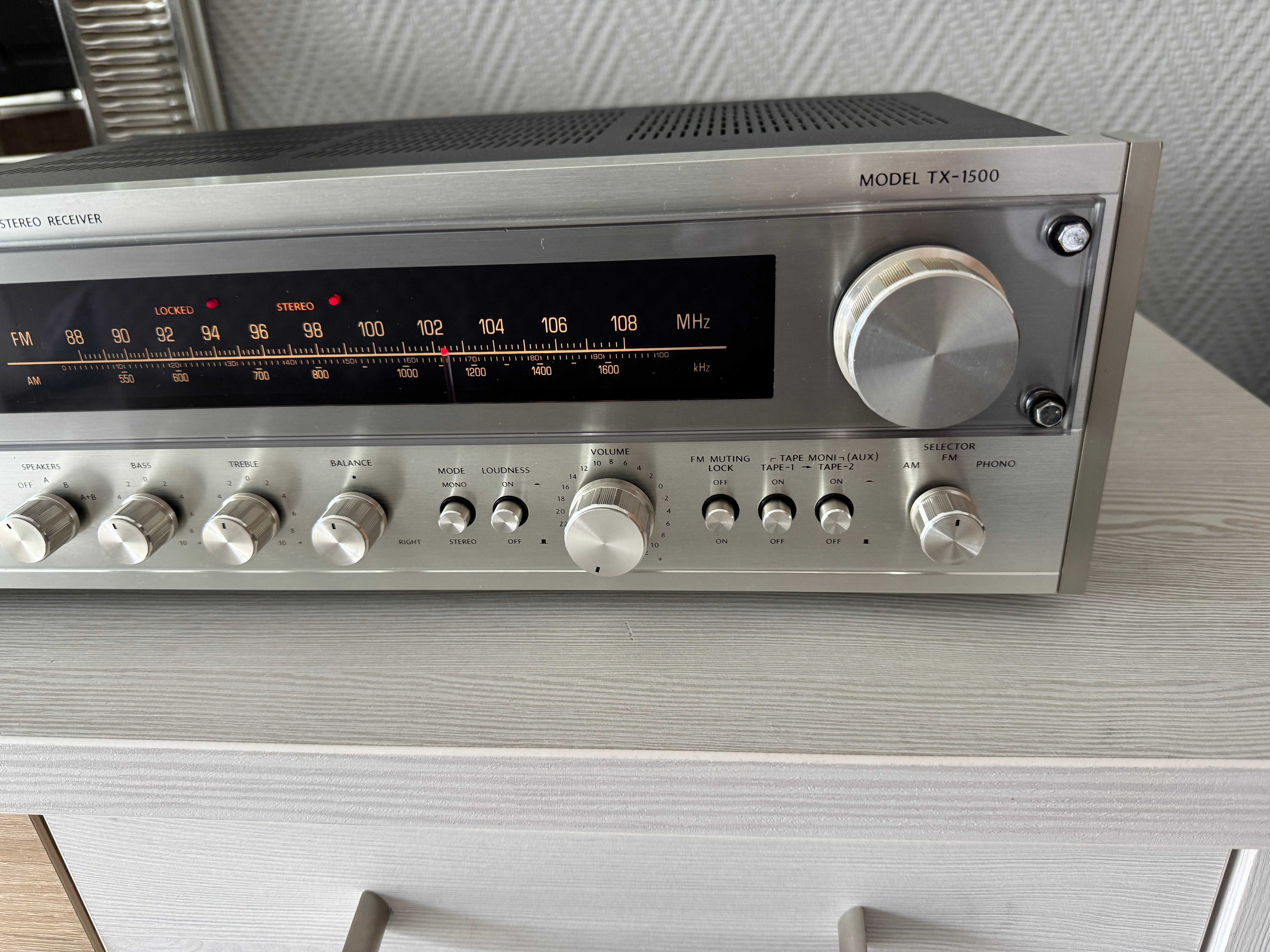 ONKYO TX-1500 Amplituner Hi-FI STEREO