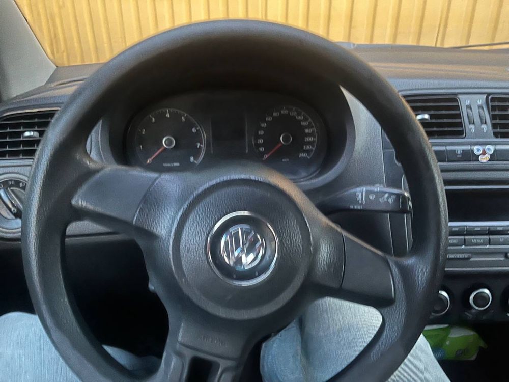 volkswagen polo sedan