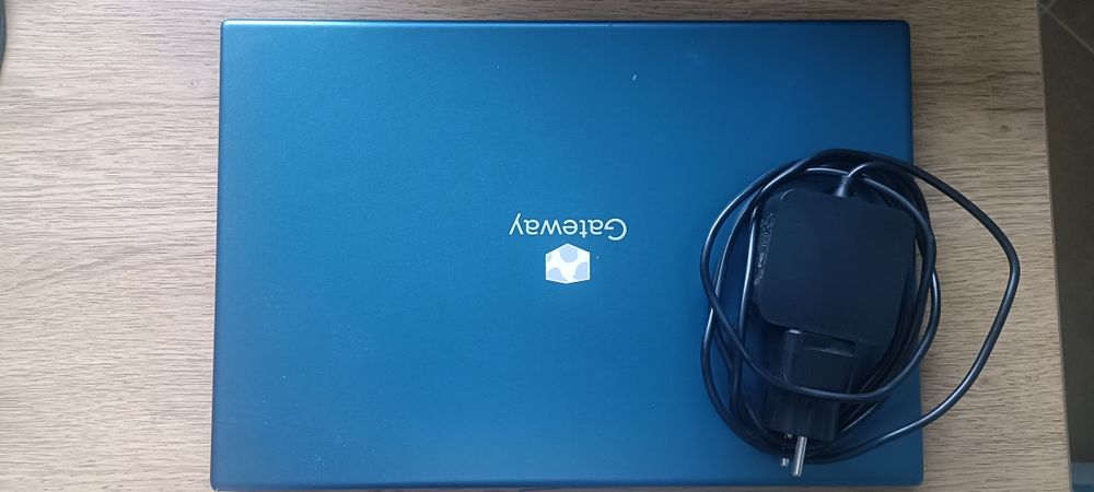 Laptop Gateway ryżem 7
