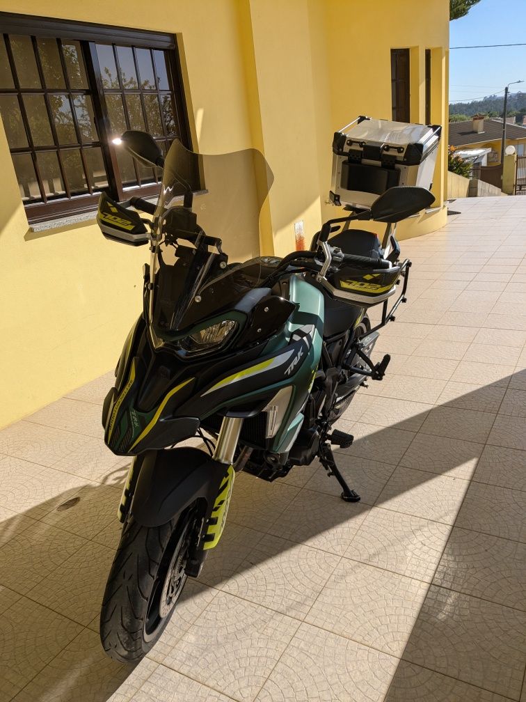 Benelli TRK 702 05/2024 só 2300 km