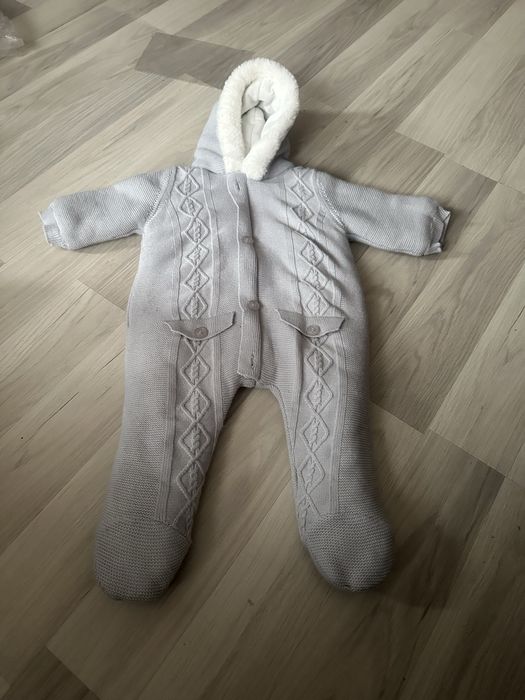 Zimowy kombinezon dla noworodka