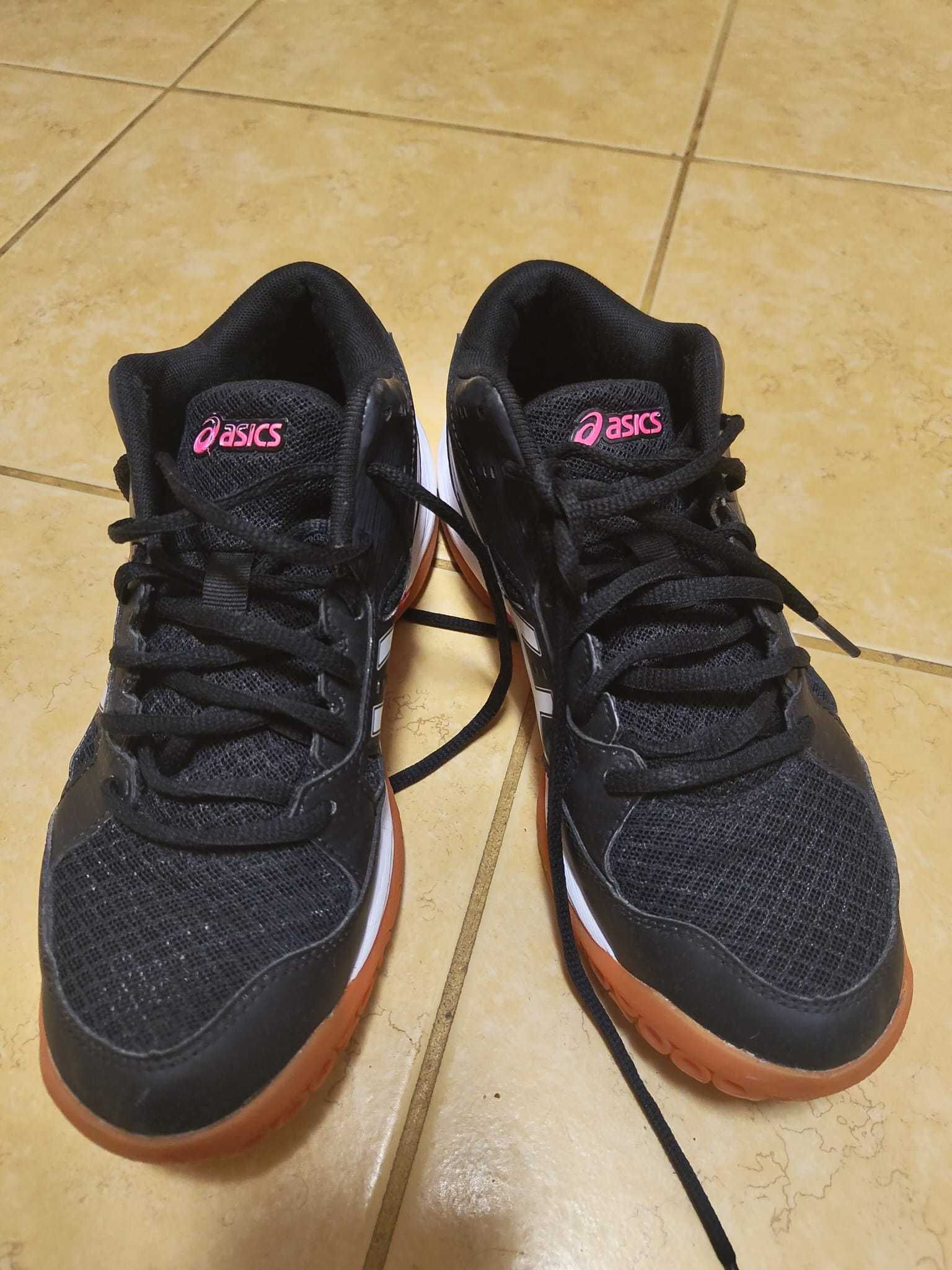 Sapatilhas asics igual a novas