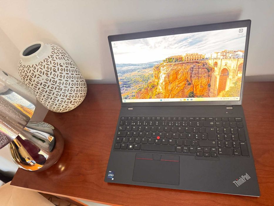 Lenovo ThinkPad L15 Gen4 15.6"FulHD/i5-1345u/32G Ram/Ssd 512G/Garantia