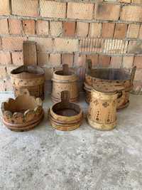 Старовинний деревʼяний посуд, відра, миски, кружки