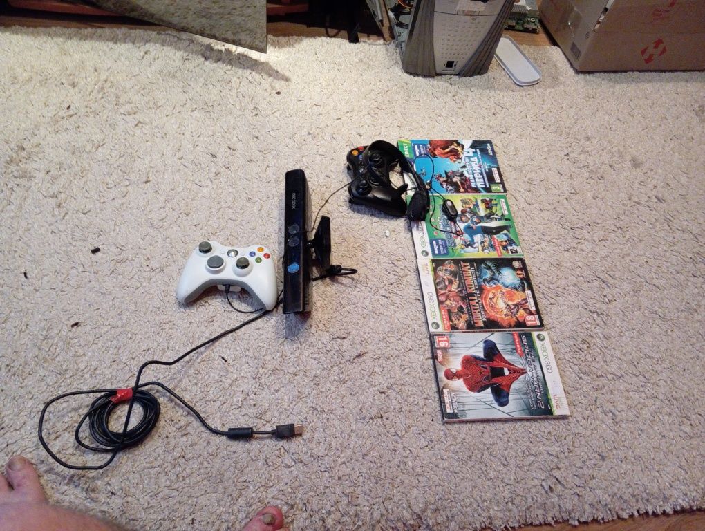 Джостики на xbox 360 пара+Кинект(ігри у подарунок)