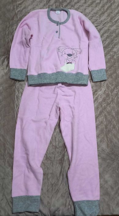 Pijamas, casacos e sobretudo infantil