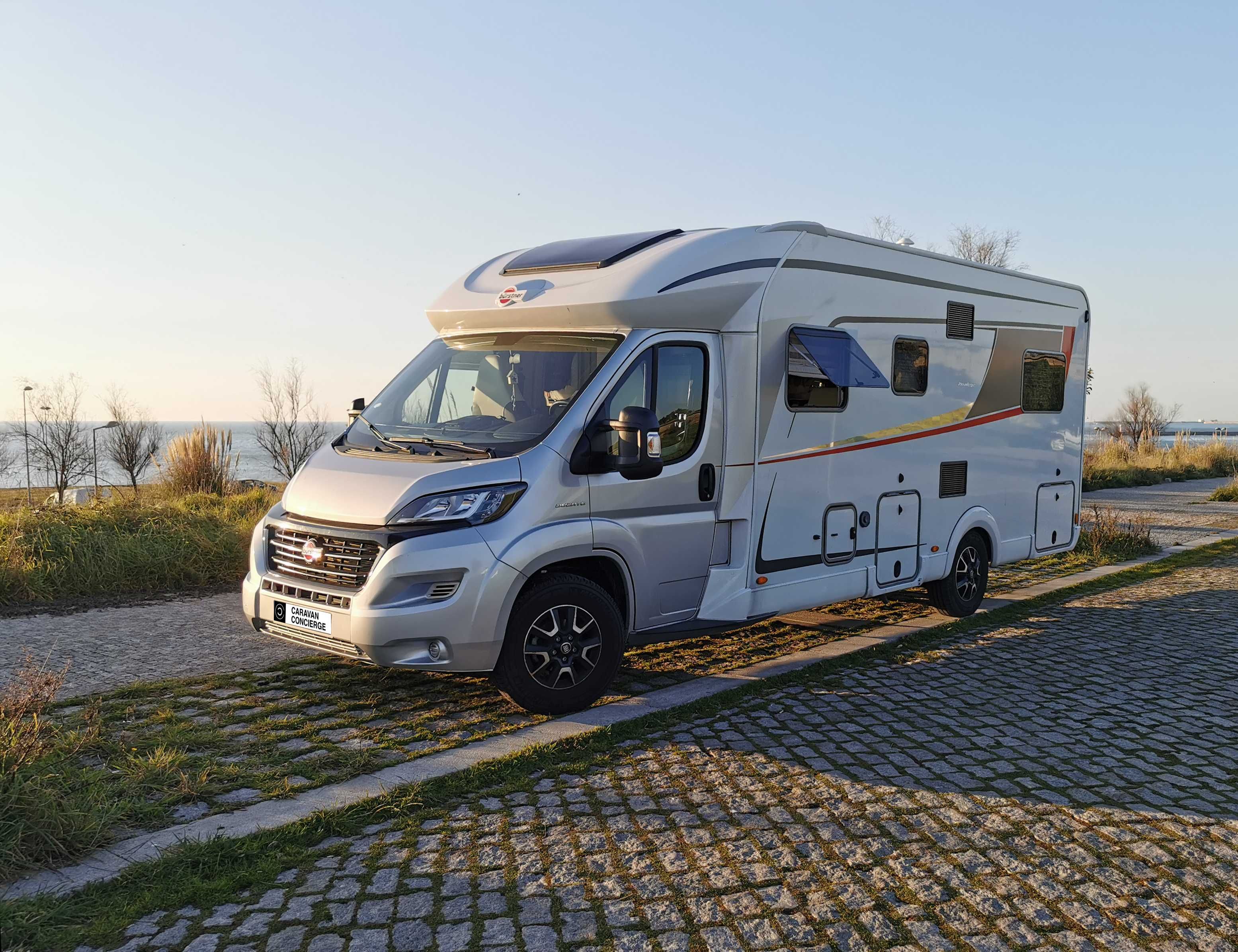 Autocaravanas Aluguer Luxuosas Diferentes Modelos disponíveis