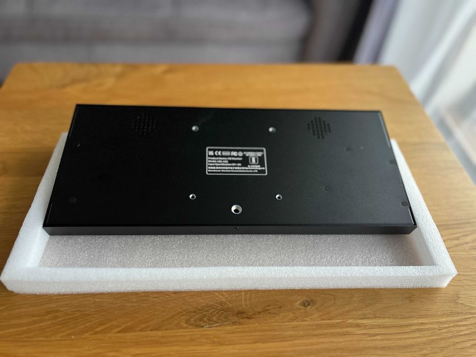 Przenośny ekran dotykowy 12,3