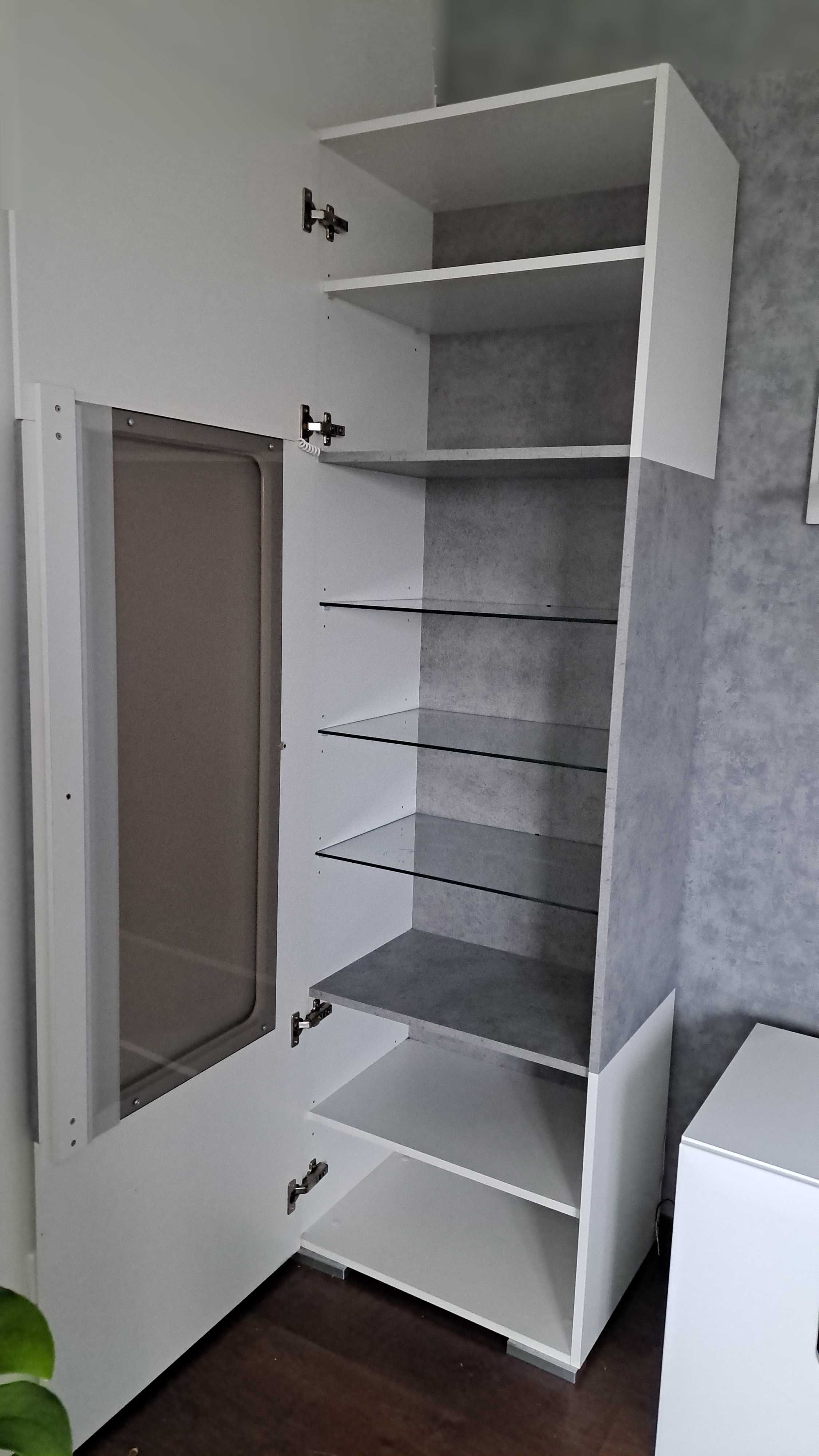 Komplet mebli do salonu, białe z wstawkami w kolorze betonu