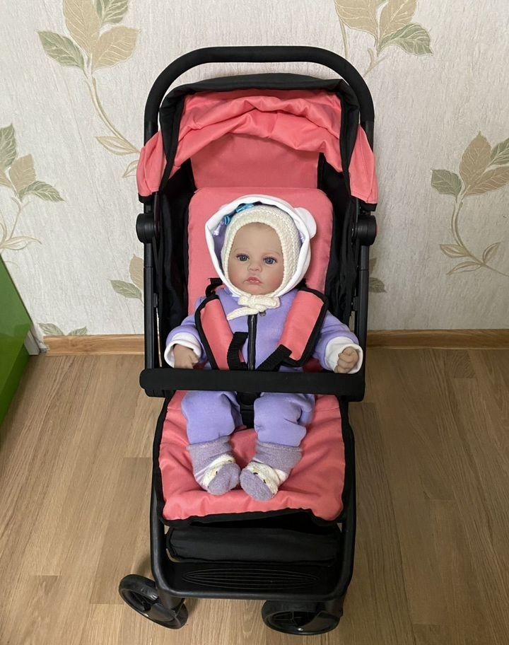 Коляска для ляльок
