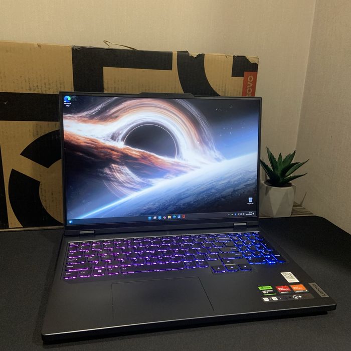 Lenovo Legion 5 Pro 16" 4070/7745HX SSD 1TB RAM 16GB