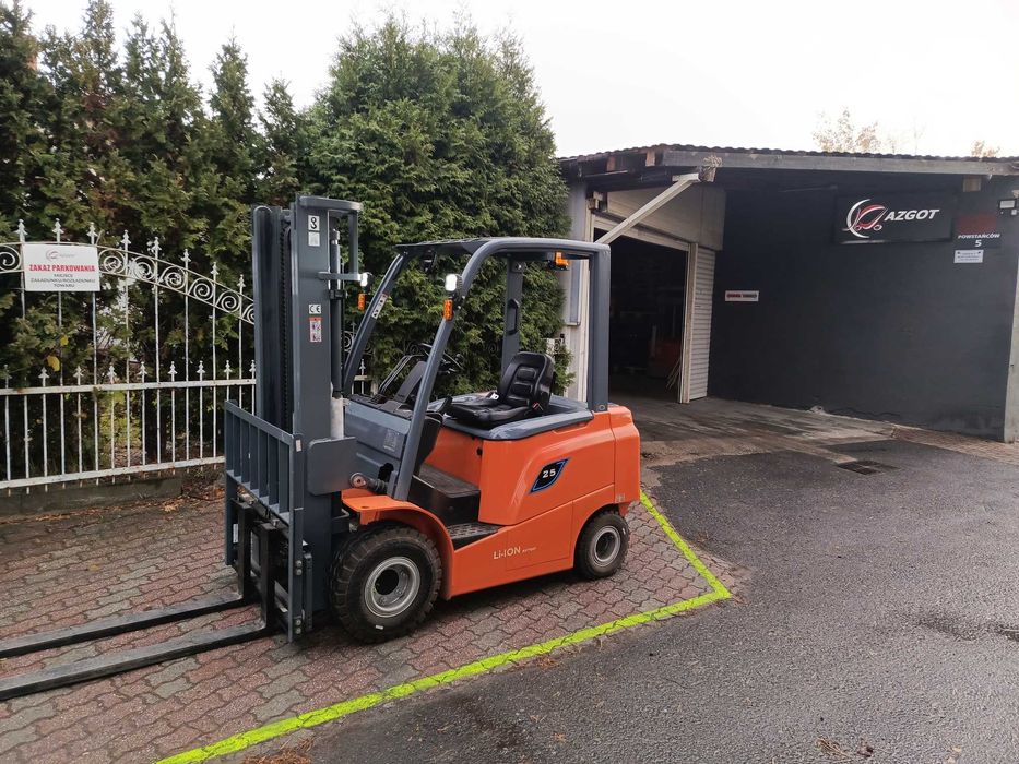 Wynajem Wózka Widłowego Elektryk  2,5 T 3,3 M  Wolny Skok