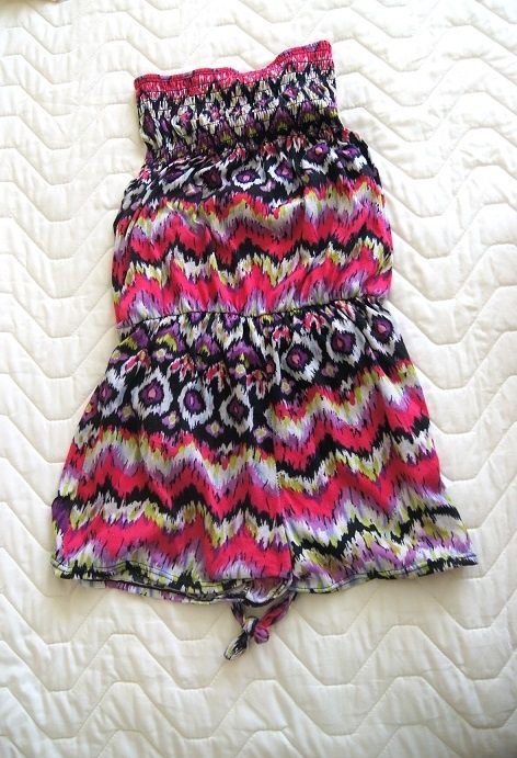 rozowy kolorowy krotki letni wzorzysty kombinezon w azteckie wzory 36S