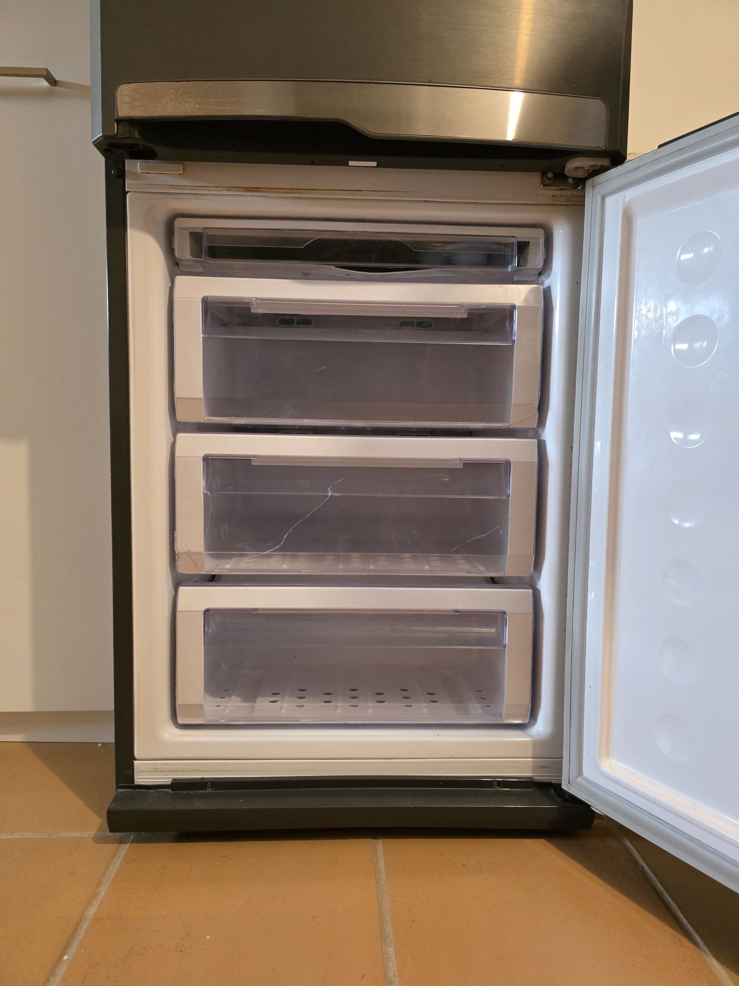 Frigorífico Combinado Samsung (com Dispenser)