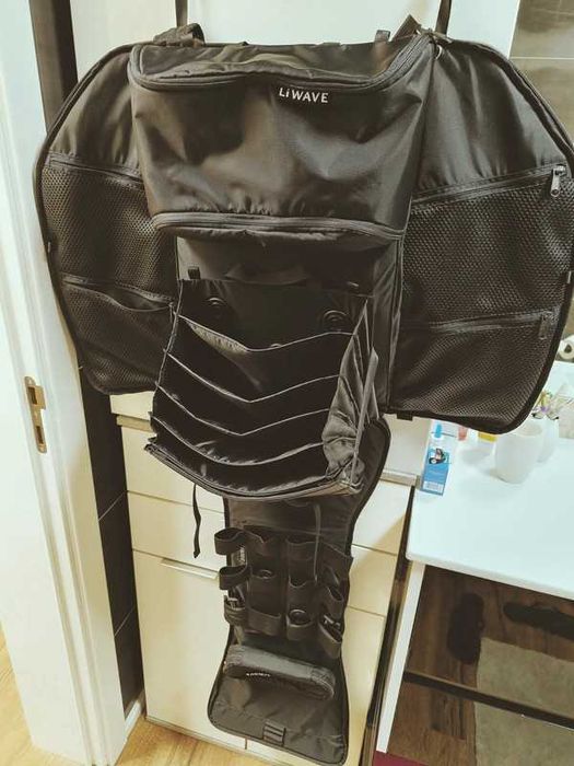 Mochila LiWAVE 38L com oferta de Almofada de Viagem
