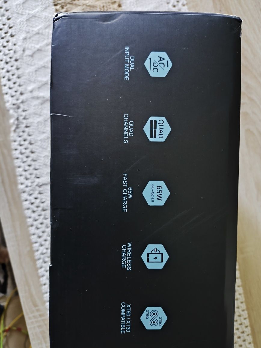Ładowarka ToolkitRC Q6AC AC 400W/DC 1000W 4CH