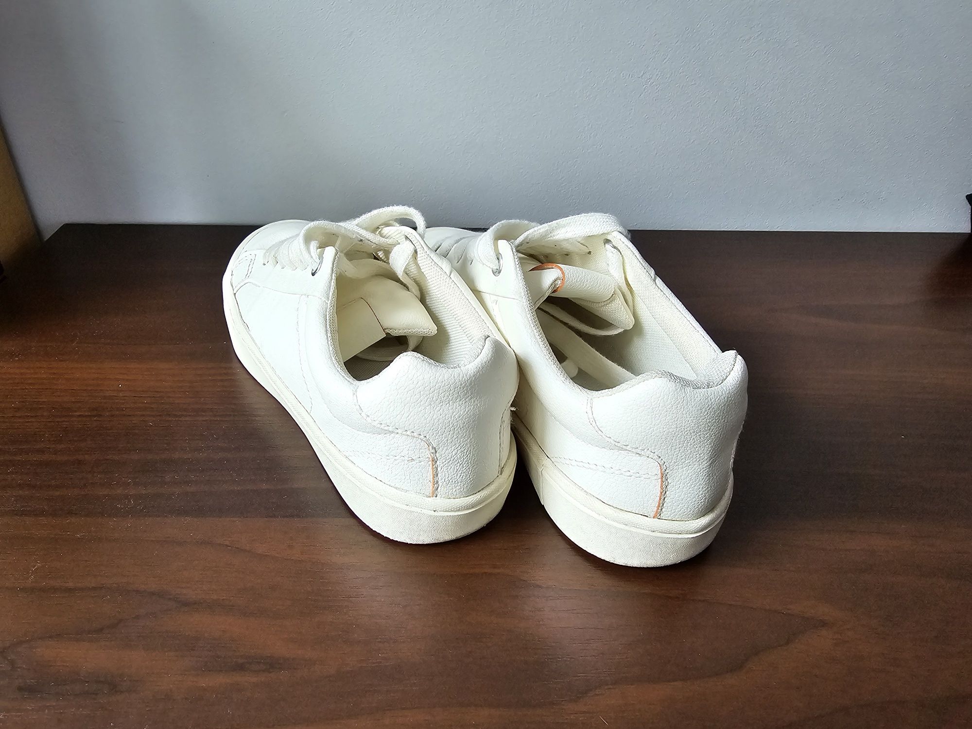 Białe sneakersy trampki Zara 35