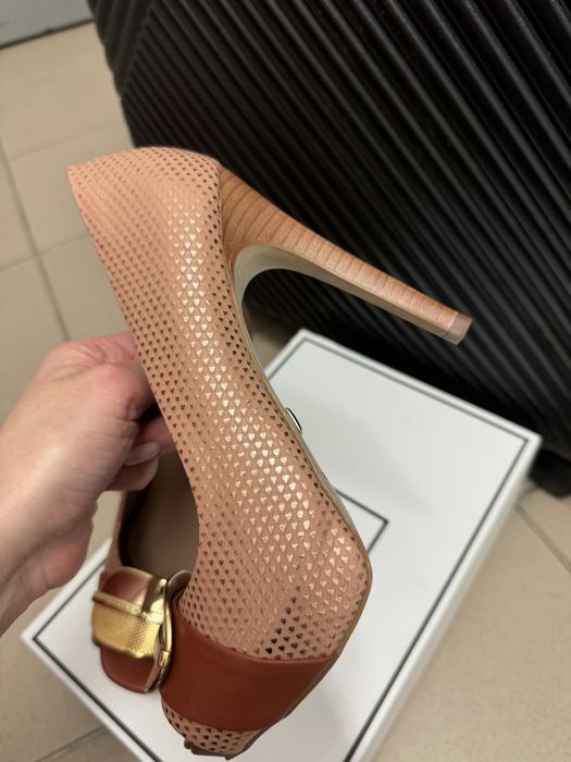 Buty koturny bezowe zlote 3i czółenka JORGE BISCHOFF