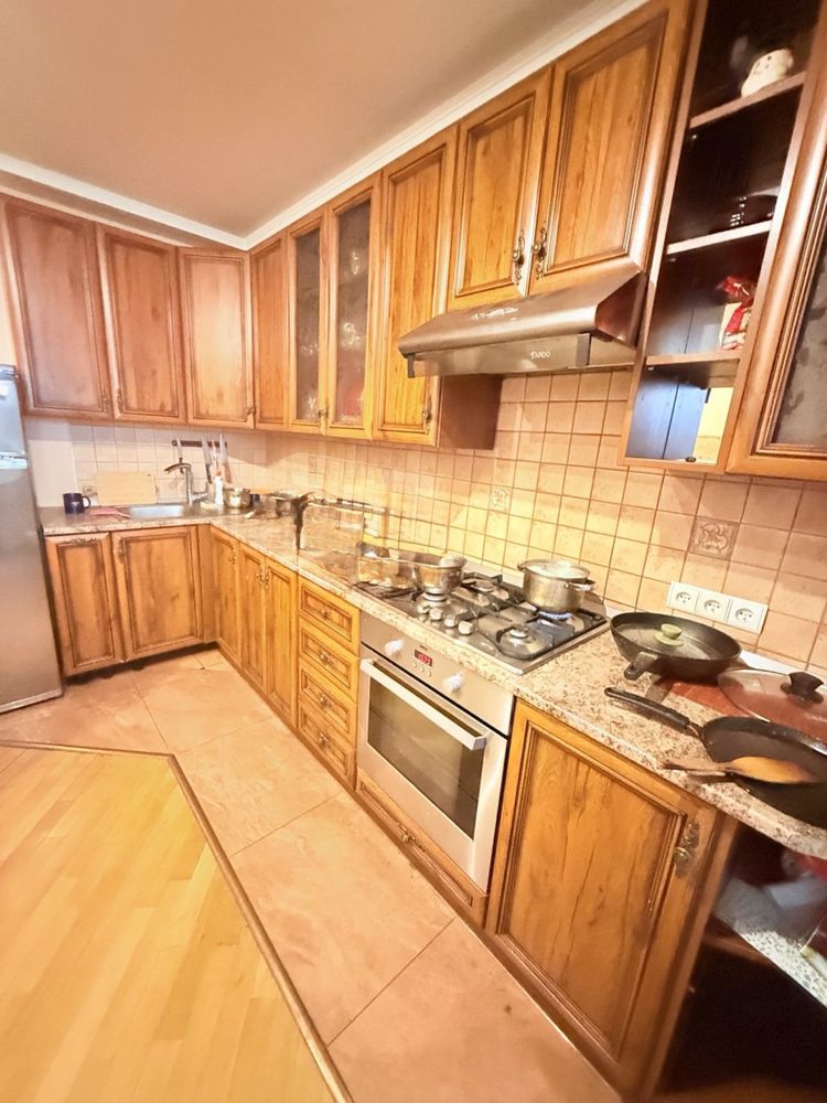 Продаж 3 кім квартири по вул. Лазаренка (80 м. кв.)