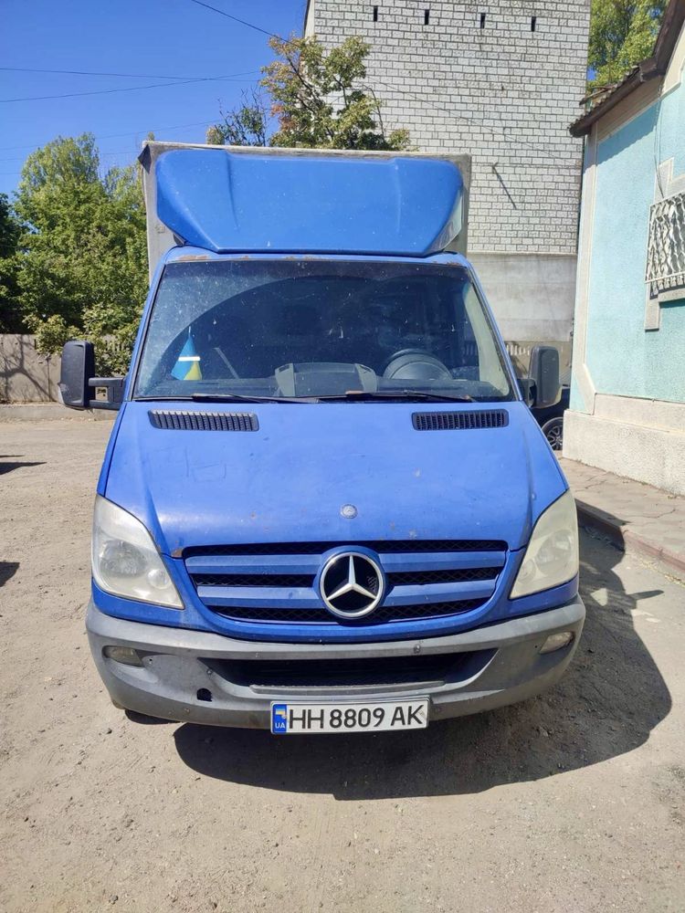Mercedes-Benz Sprinter 316 CDI 2011 року.