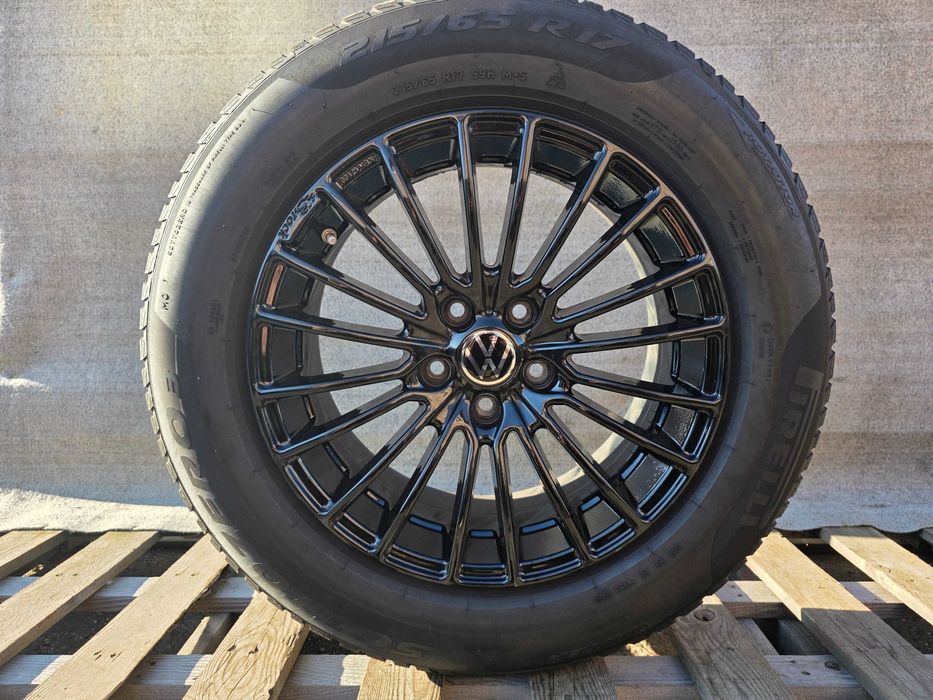 [K458] Koła zimowe 17 Cali 5x112 Pirelli 215/65/17 7mm VW TIGUAN 21r