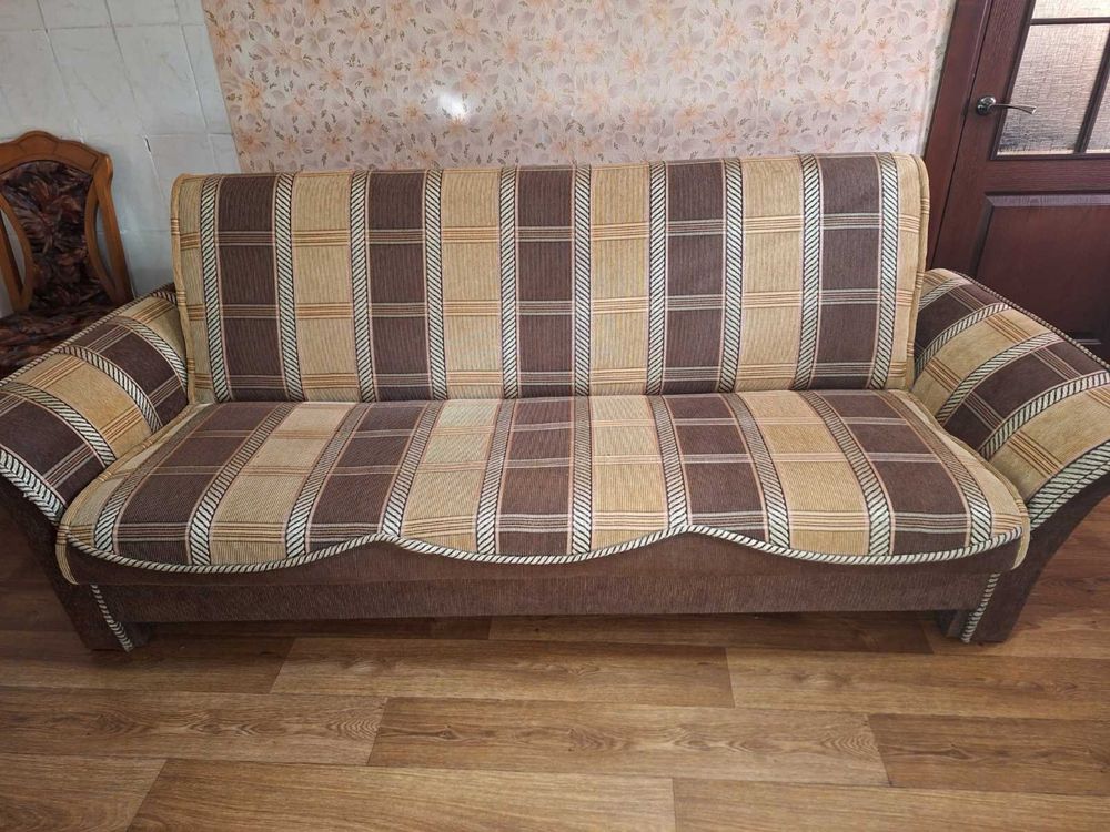 Продам диван для вітальні