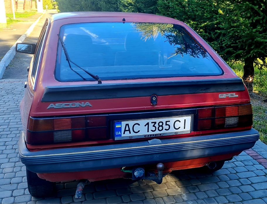 Opel Ascona. 1,6 Газ/Бензин.