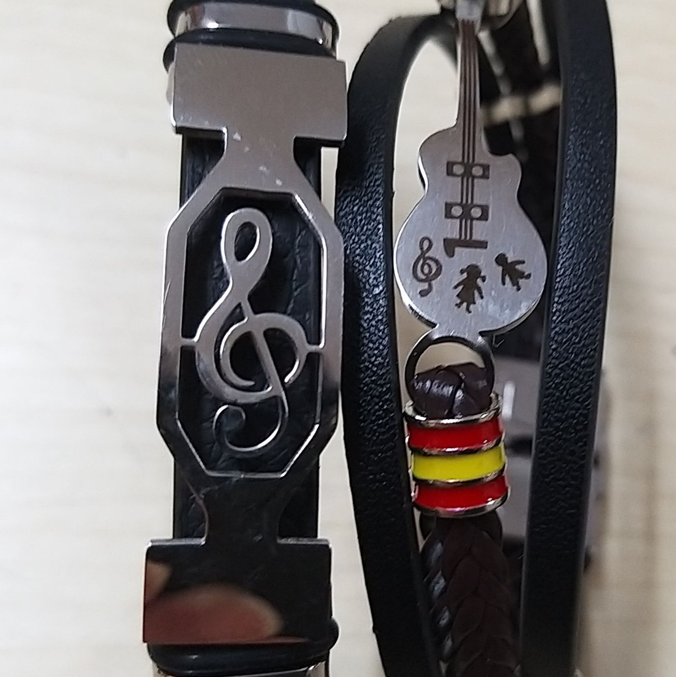 Pulseiras para músicos.