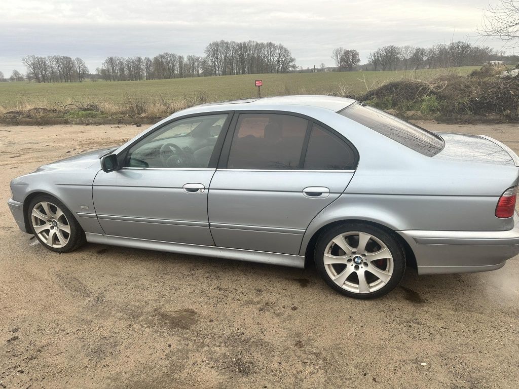 BMW 520i GAZ 2002r