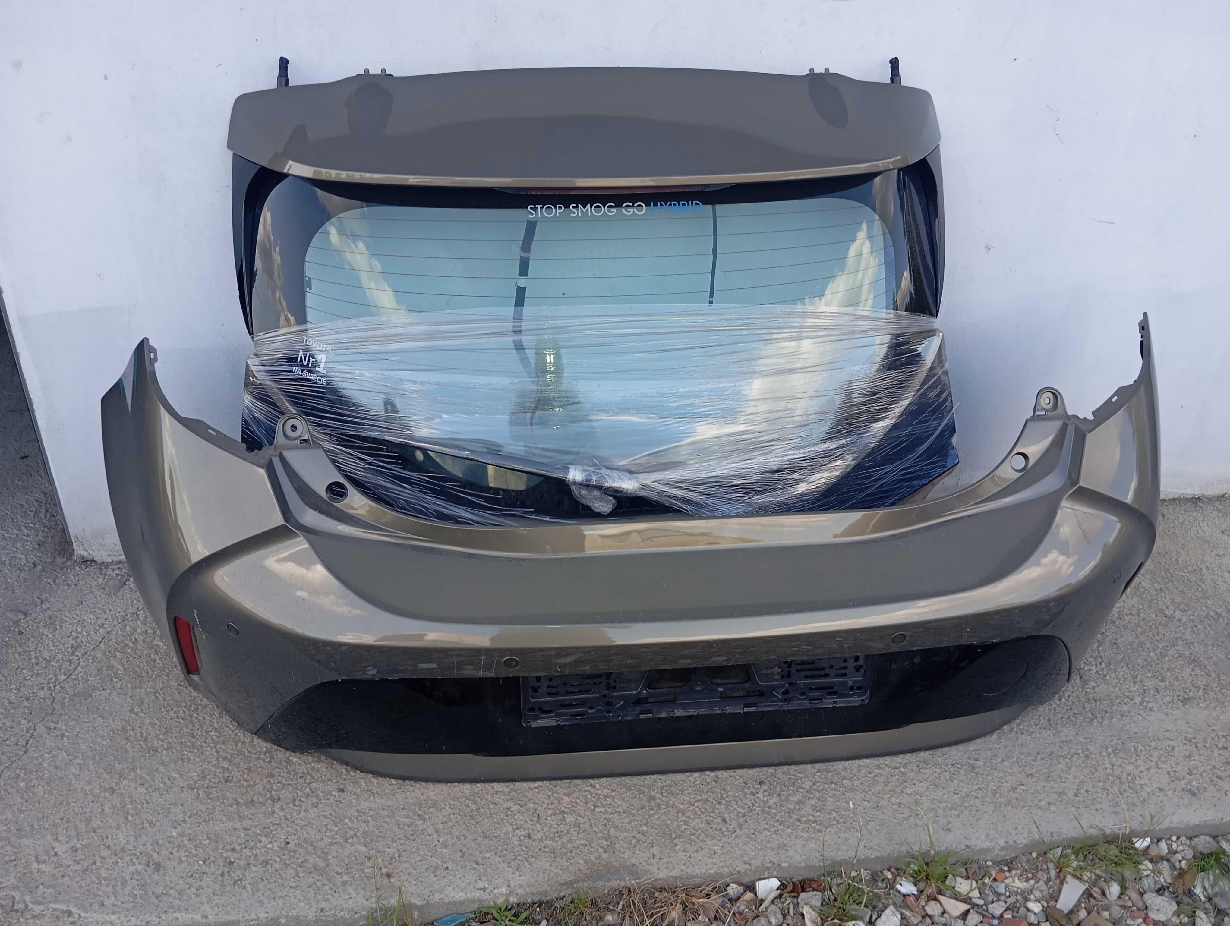 Tył klapa zderzak Toyota Corolla e21 hatchback kolor 6X1