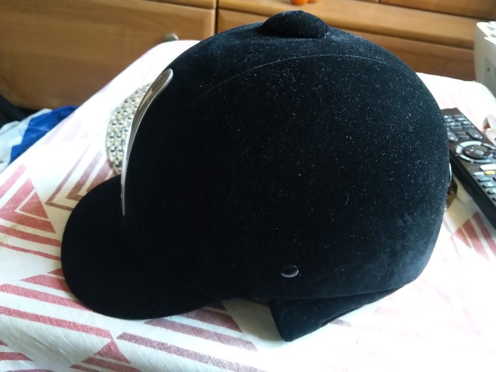 Kask jeździecki.