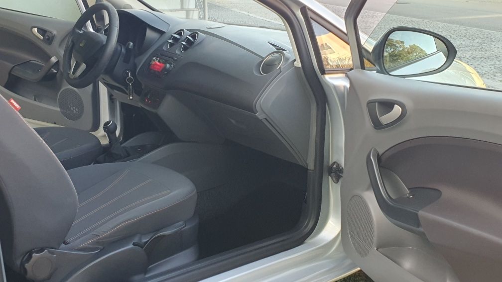 Seat ibiza Tdi, 5 lugares, 2010, impecável