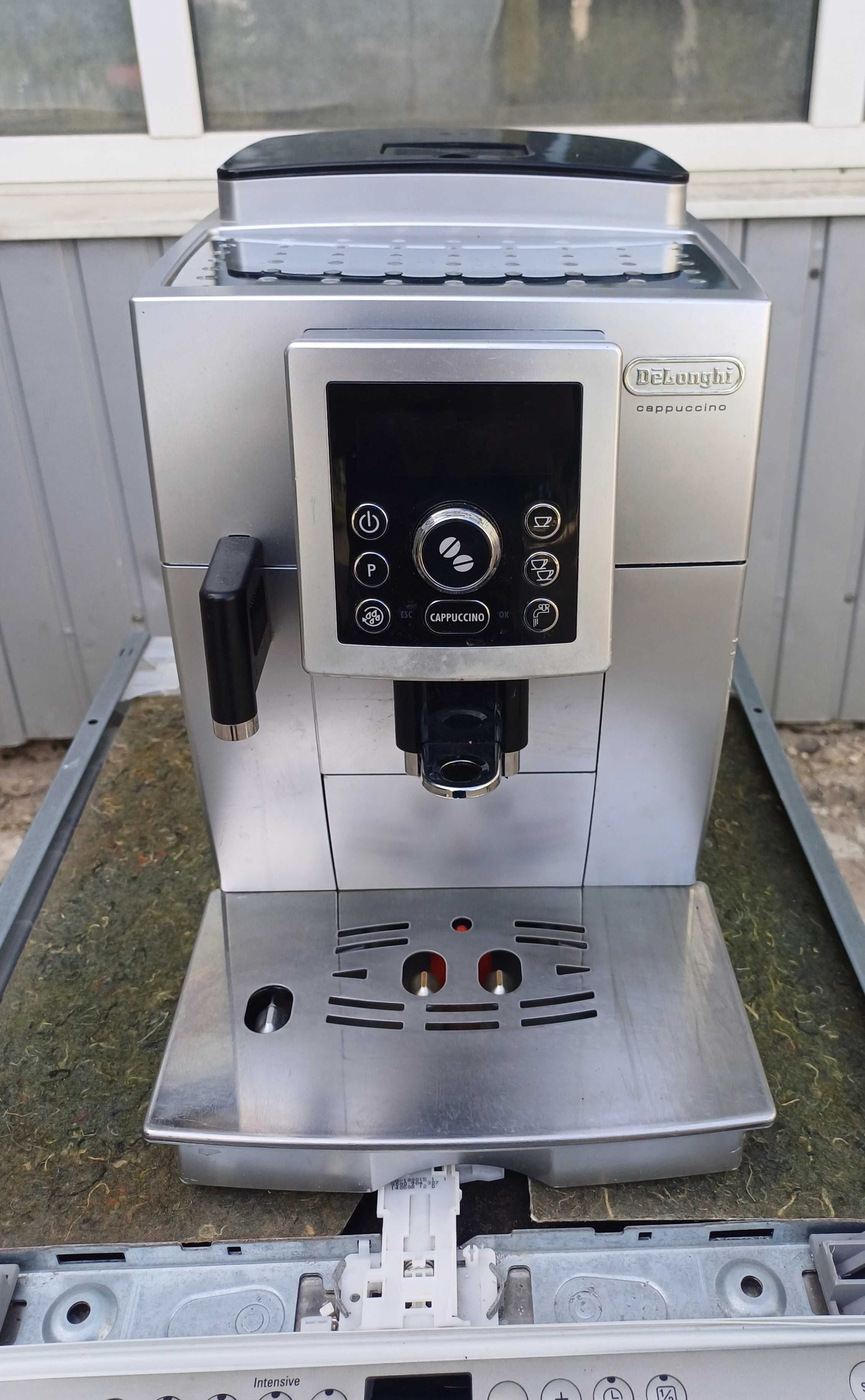 Кофемашина кофеварка DeLonghi ECAM 23.450 S б/у для дома офиса кафе