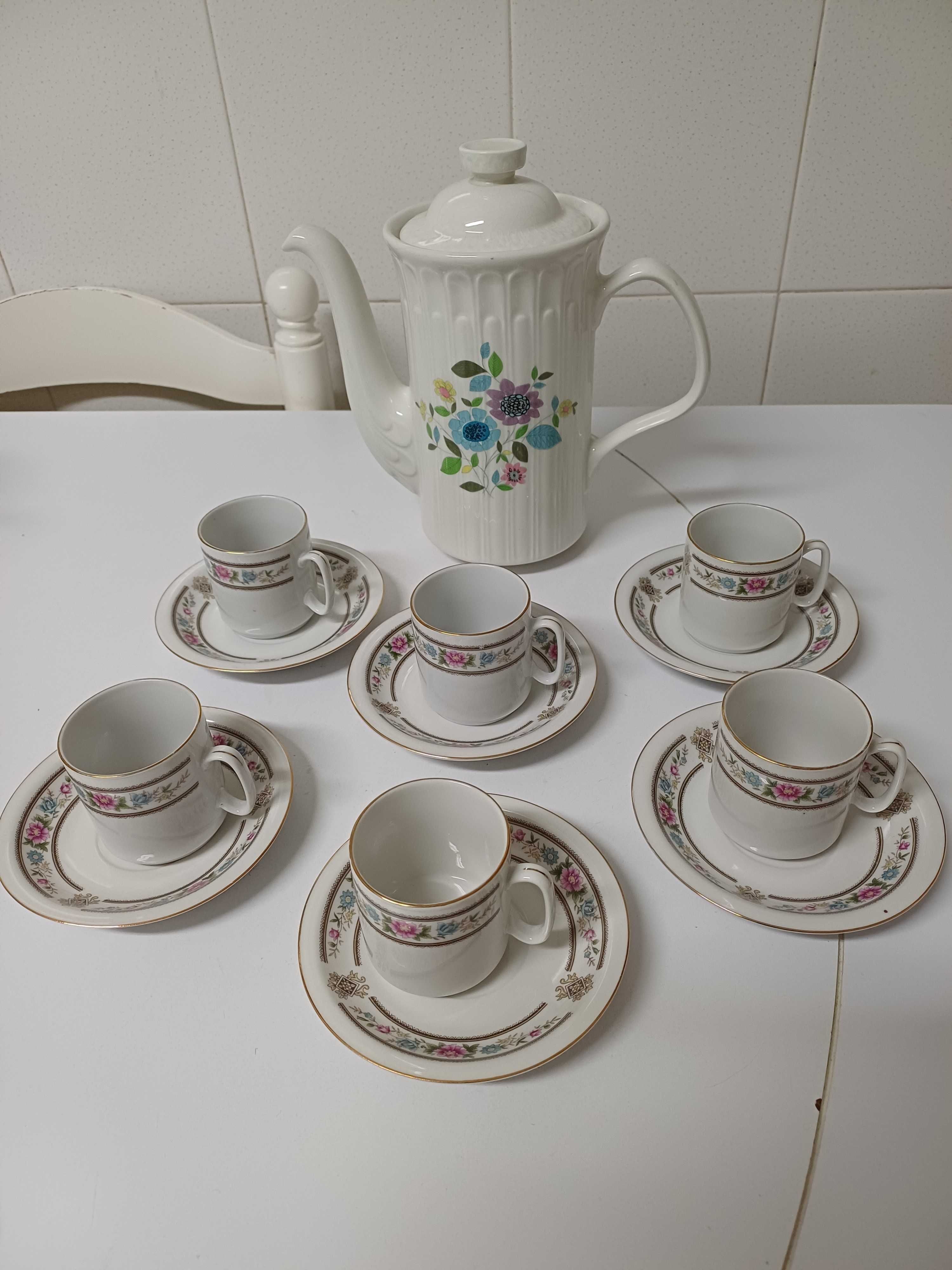 Serviço de chá ou café com bule