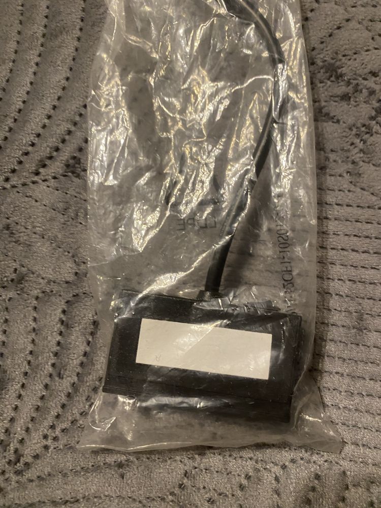 Gigabyte 12CF1-10S012-01R Adapter S-Video/HDTV