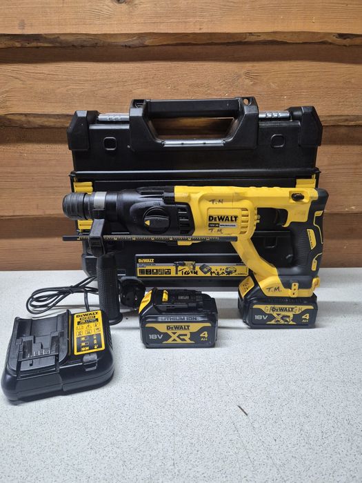 DeWalt Młotowiertarka SDS Zestaw DCH033